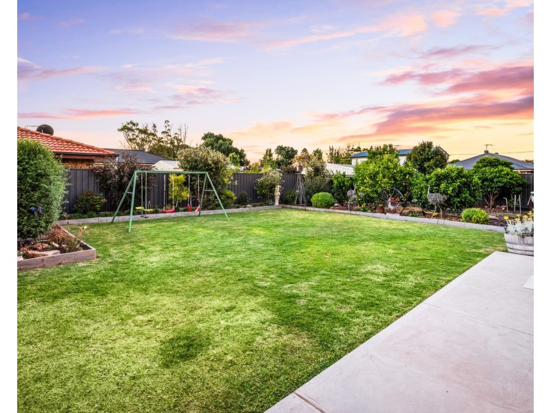 27 Hamilton Road, Aldinga Beach SA 5173