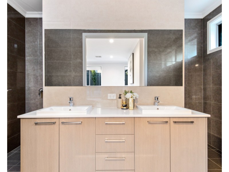 14 Harewood Grove, Meadows SA 5201