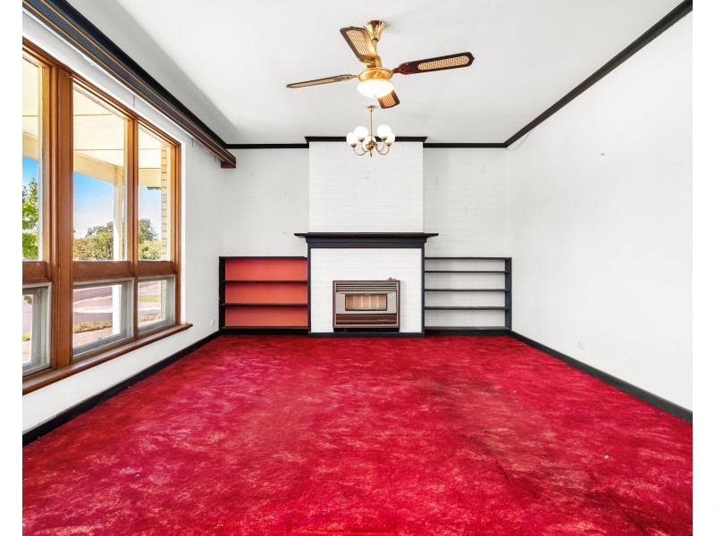 4 Greenwillow Crescent, Happy Valley SA 5159