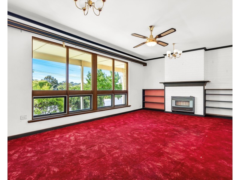 4 Greenwillow Crescent, Happy Valley SA 5159