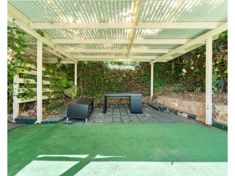 4 Greenwillow Crescent, Happy Valley SA 5159