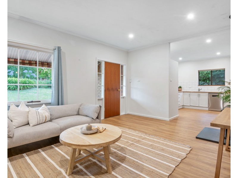 1 Collins Street, Hahndorf SA 5245