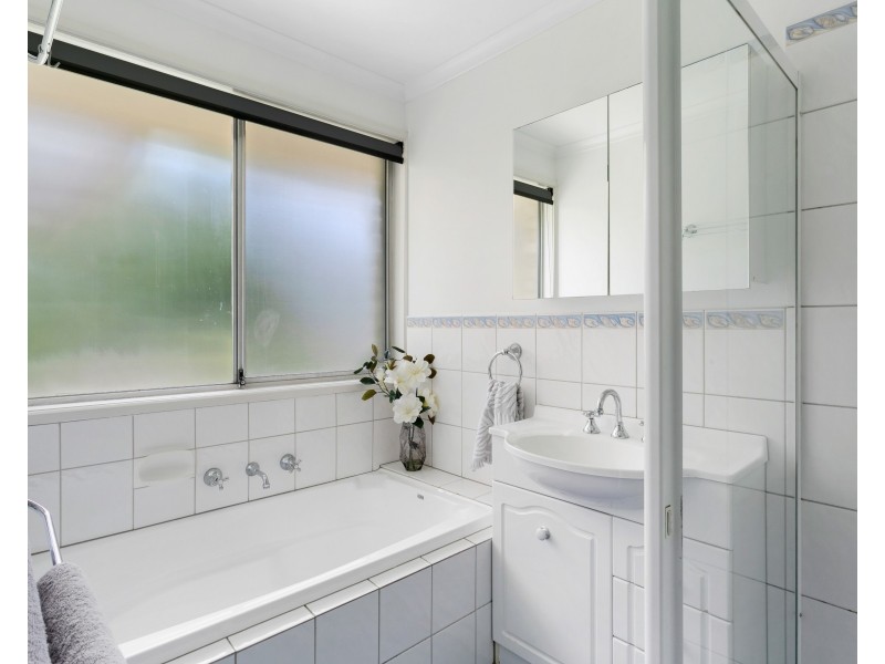 25 Booth Street, Happy Valley SA 5159