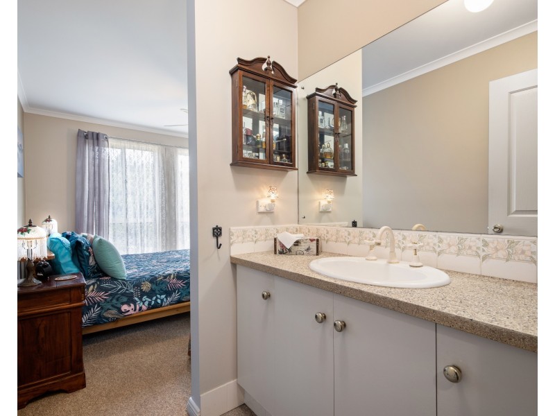 5a Genders Grove, Mclaren Vale SA 5171