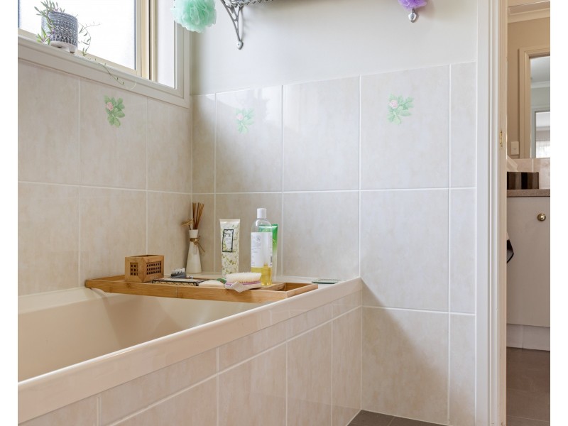 5a Genders Grove, Mclaren Vale SA 5171