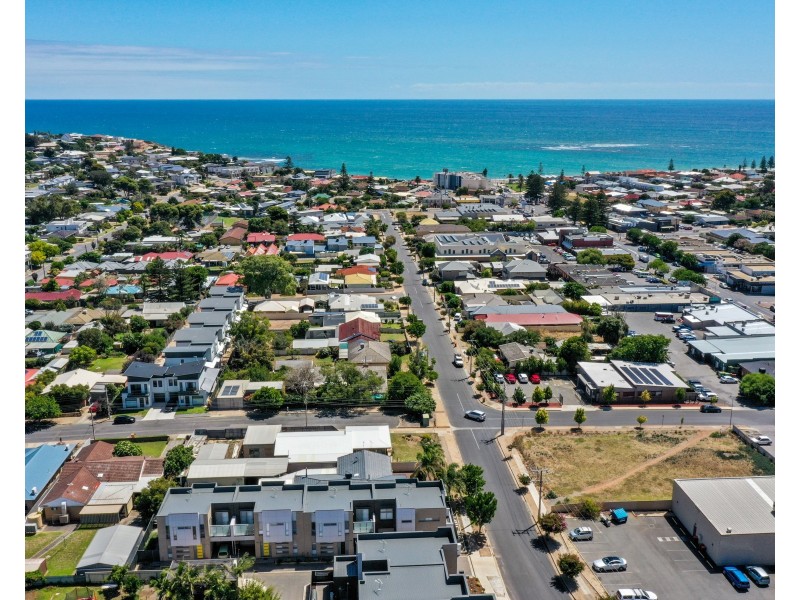 38 Saltash Avenue, Christies Beach SA 5165