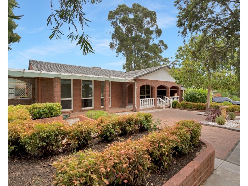 9 Redcraze Street, Aberfoyle Park SA 5159