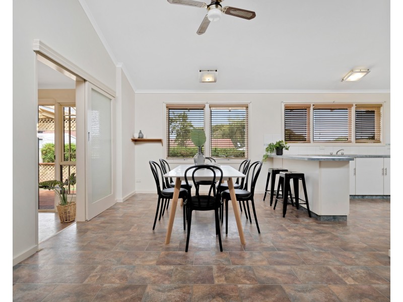 9 Redcraze Street, Aberfoyle Park SA 5159