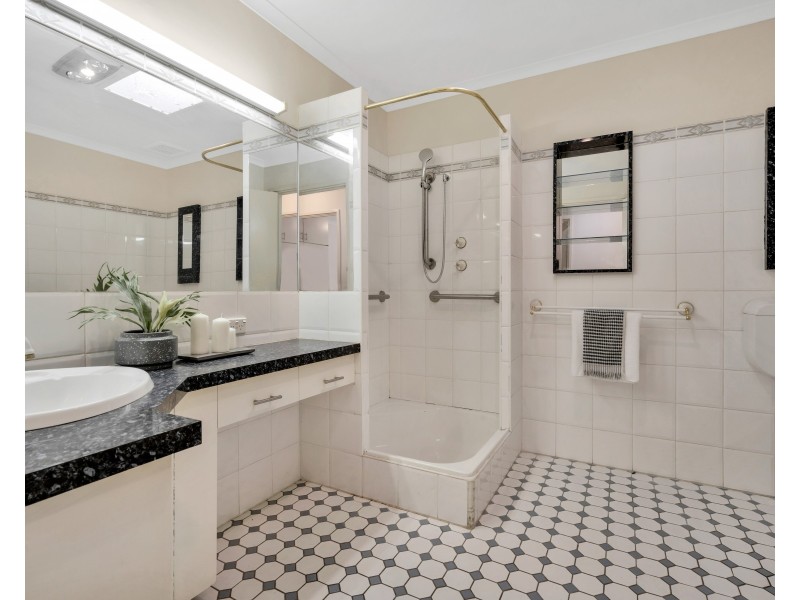 9 Redcraze Street, Aberfoyle Park SA 5159