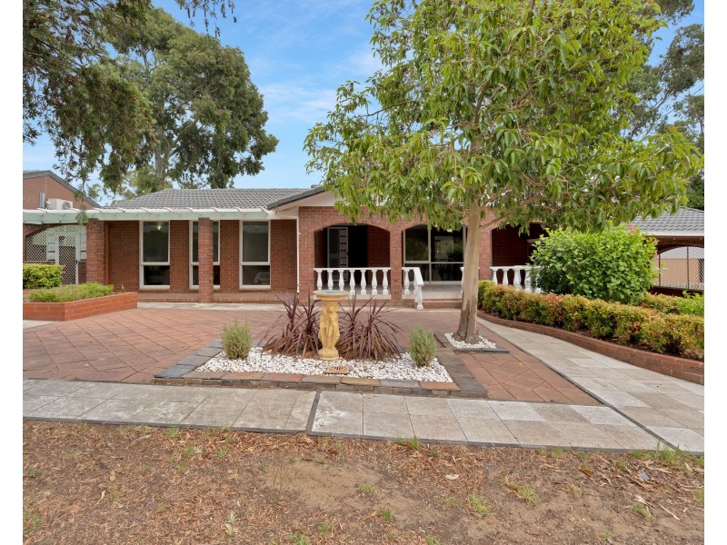 9 Redcraze Street, Aberfoyle Park SA 5159