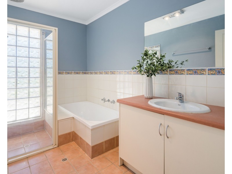 2 Wilga Street, Seacombe Gardens SA 5047