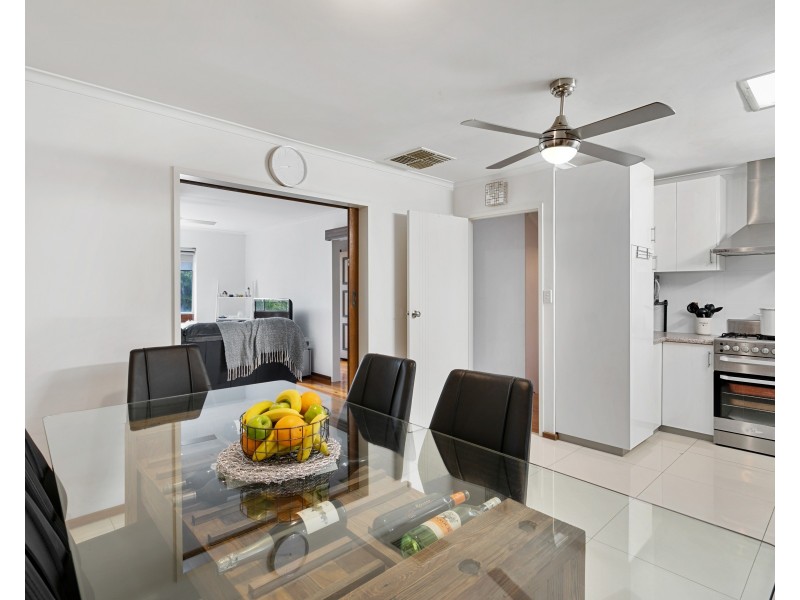 13 Wyoming Way, Happy Valley SA 5159