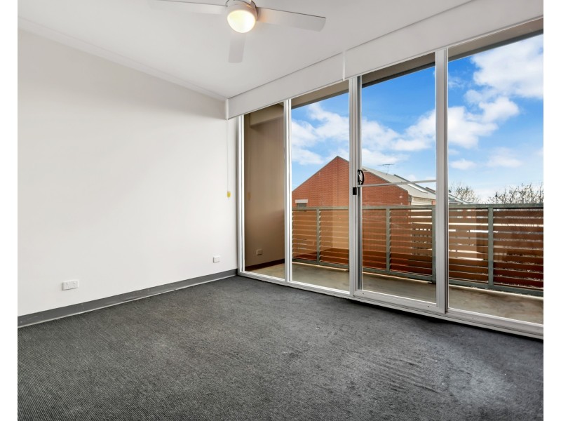 18/13 Yates Street, Mawson Lakes SA 5095