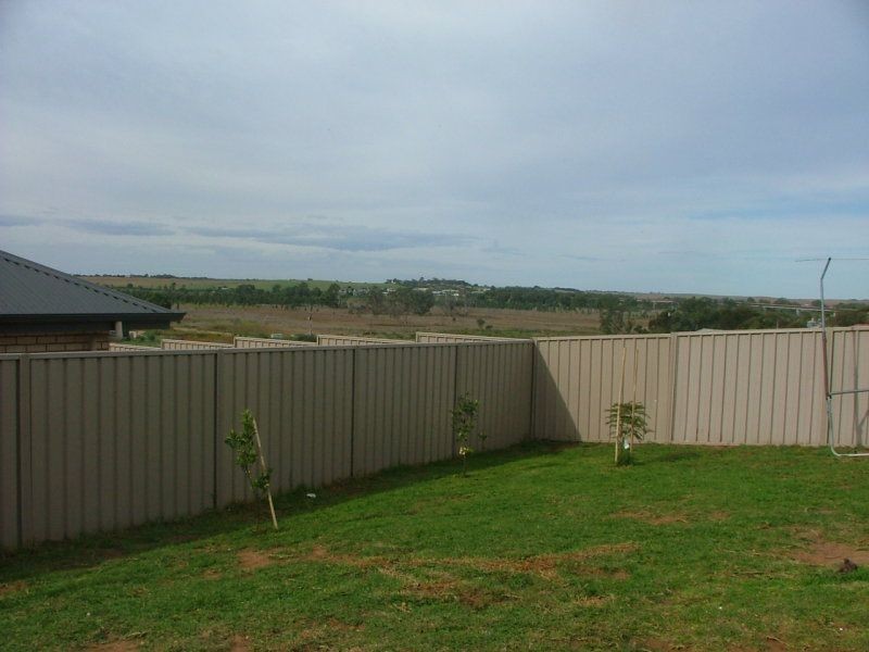 18 Waterlily Terrace, Murray Bridge SA 5253