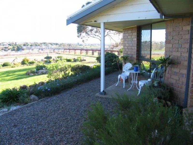 57 Long Flat Road, Murray Bridge SA 5253