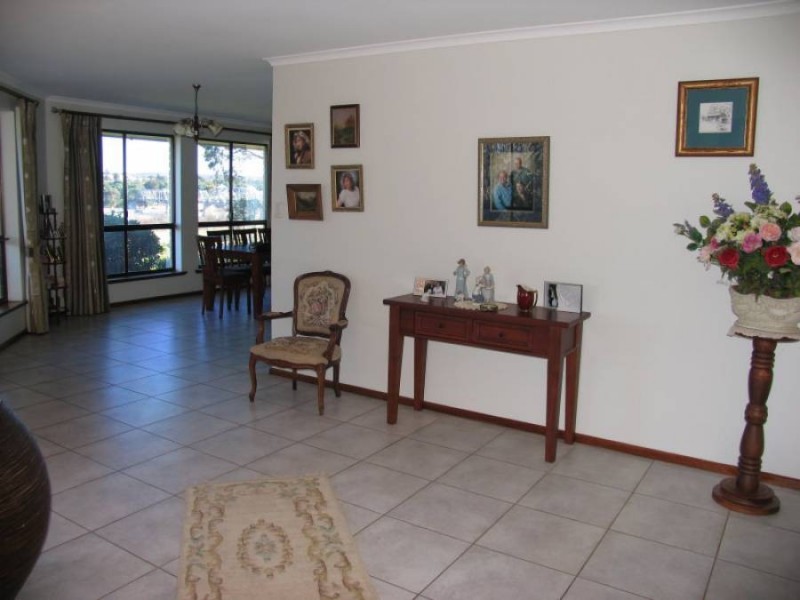 57 Long Flat Road, Murray Bridge SA 5253