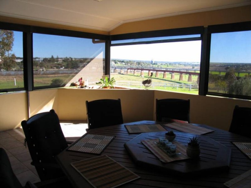 57 Long Flat Road, Murray Bridge SA 5253