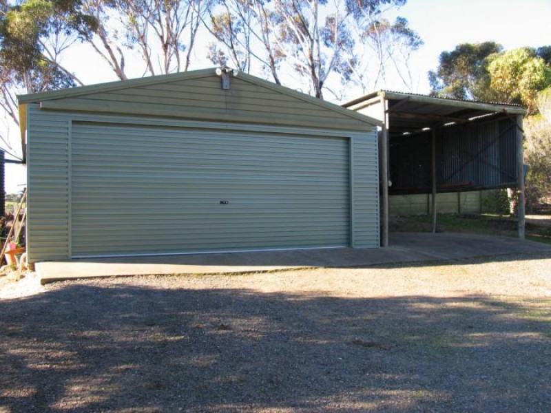 57 Long Flat Road, Murray Bridge SA 5253