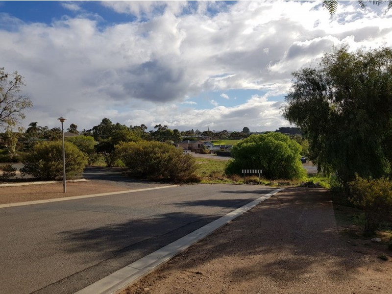 2 Narooma Boulevard, Murray Bridge SA 5253