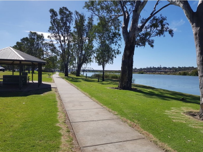 2 Narooma Boulevard, Murray Bridge SA 5253