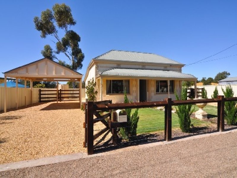 18 Gray Street, Murray Bridge SA 5253