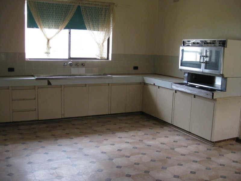 15 Kintore Avenue, Murray Bridge SA 5253