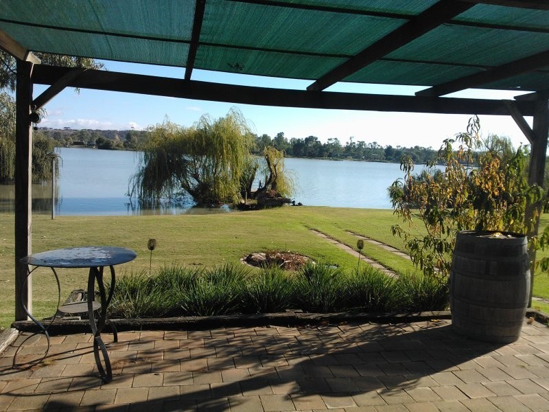 743 East Front Road, Five Miles SA 5238