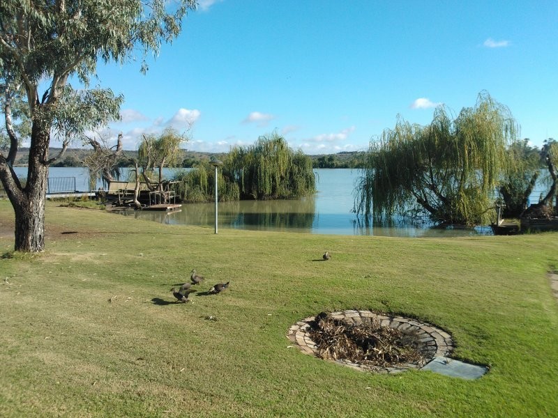 743 East Front Road, Five Miles SA 5238