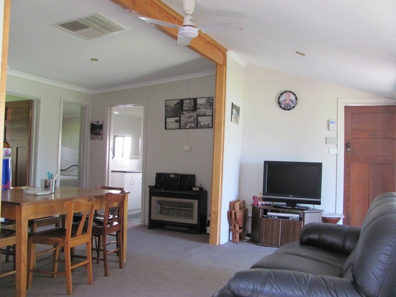 743 East Front Road, Five Miles SA 5238