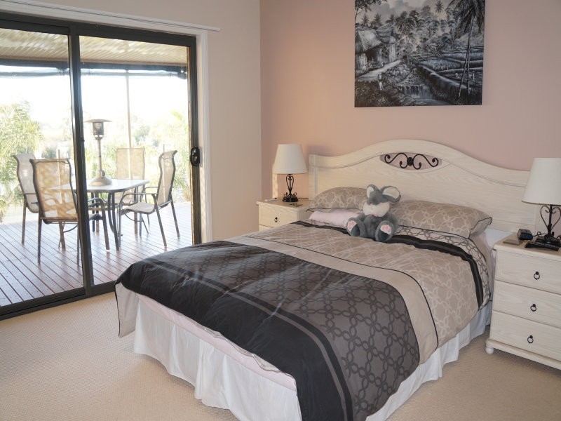 18 Riverglen Drive, Riverglen SA 5253