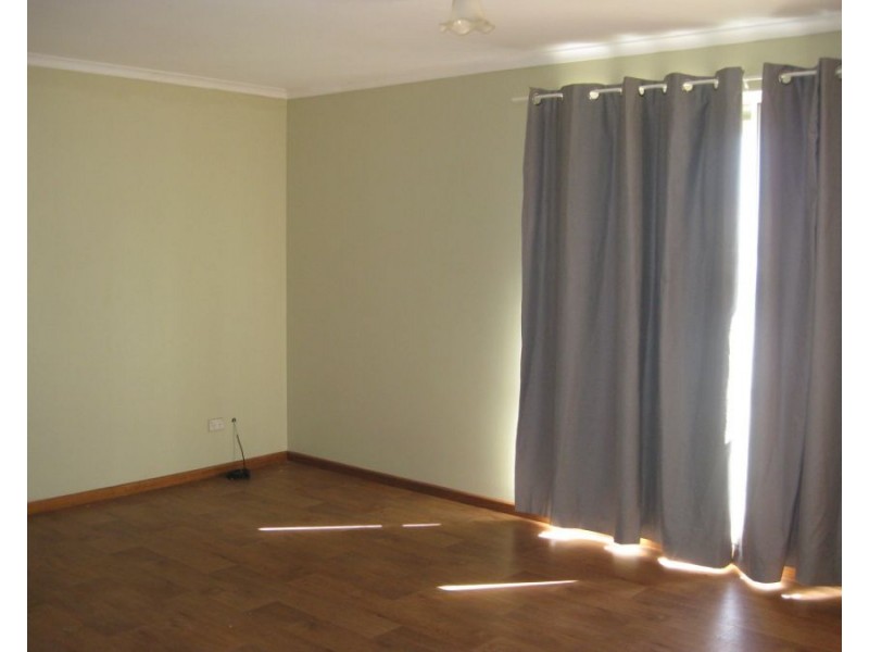 2 28 Hawke Road, Murray Bridge SA 5253