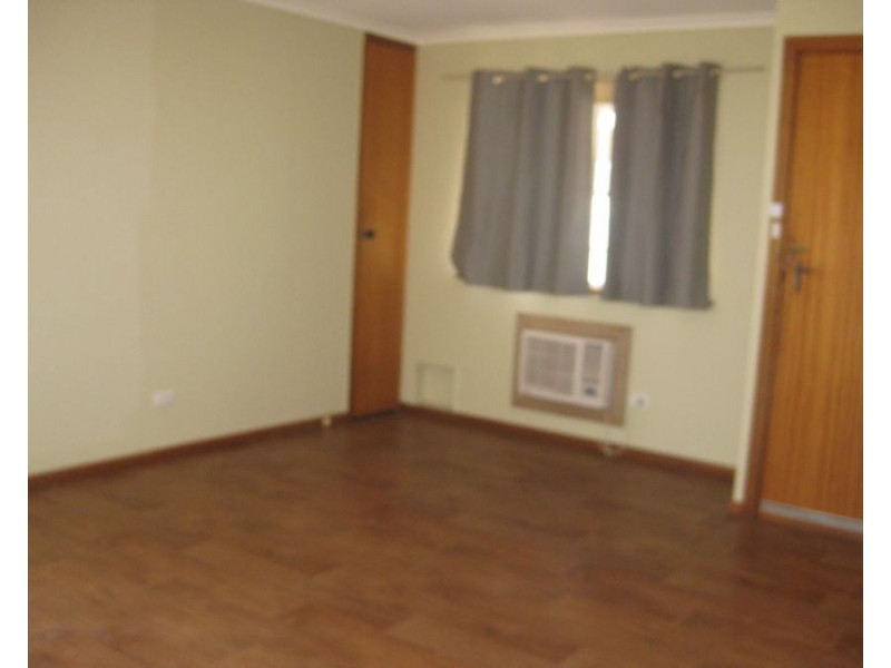 2 28 Hawke Road, Murray Bridge SA 5253