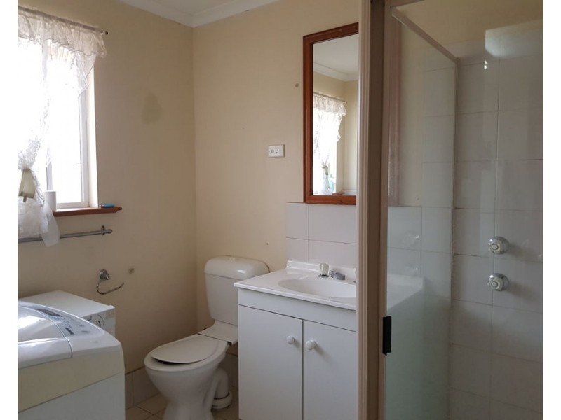 2 28 Hawke Road, Murray Bridge SA 5253