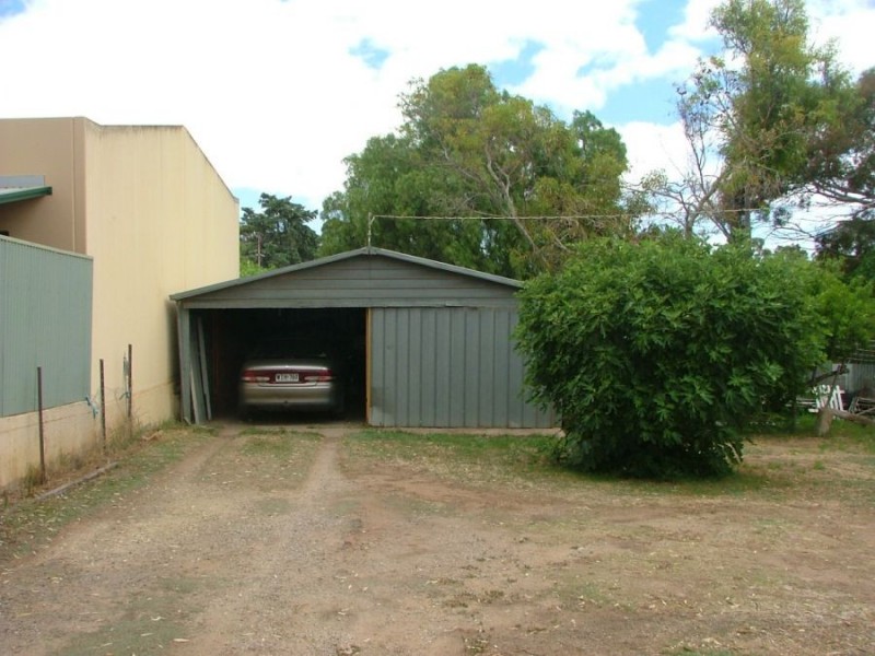 12 First, Murray Bridge SA 5253