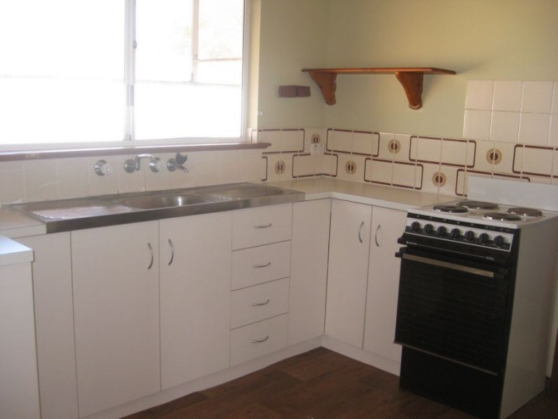 2 /28 Hawke Rd, Murray Bridge SA 5253