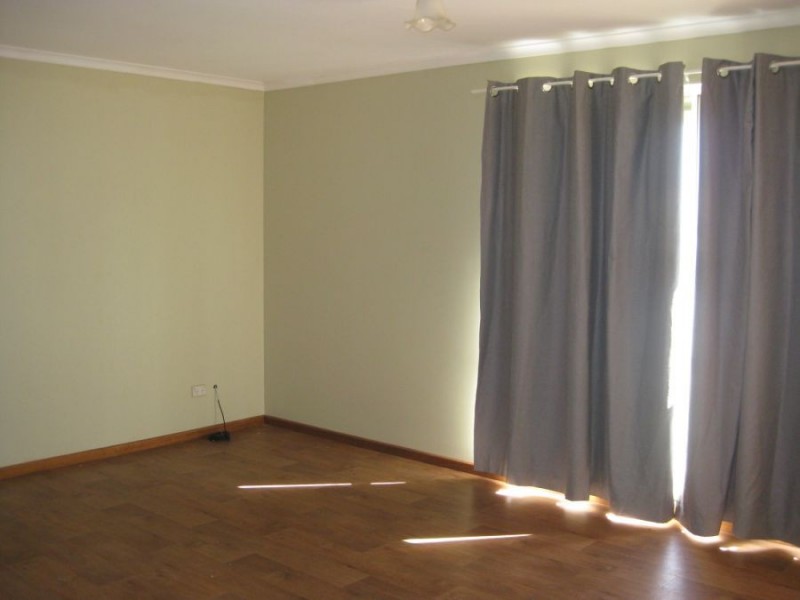 2 /28 Hawke Rd, Murray Bridge SA 5253