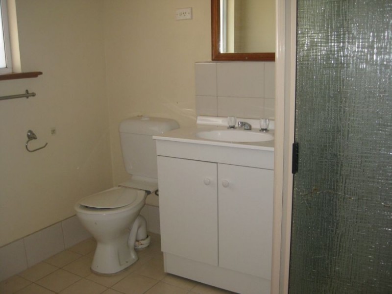 2 /28 Hawke Rd, Murray Bridge SA 5253