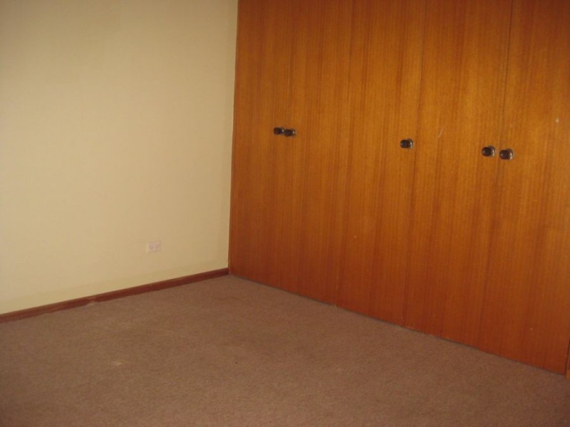 2 /28 Hawke Rd, Murray Bridge SA 5253