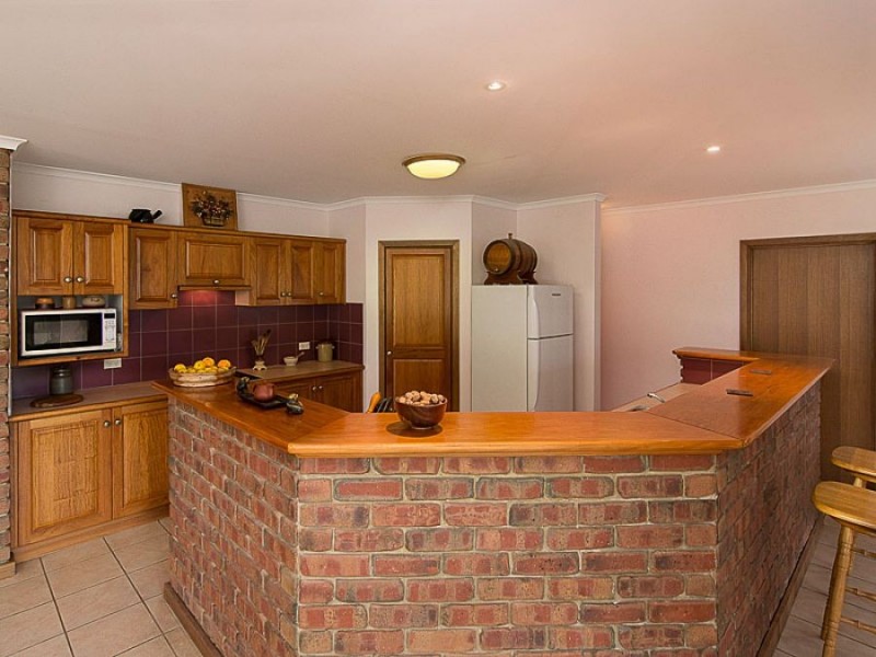 193 Paris Creek Road, Meadows SA 5201