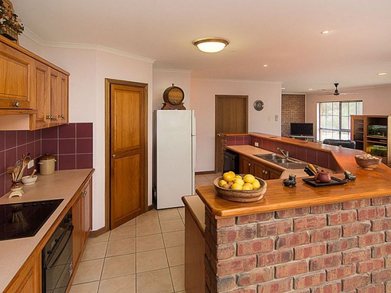 193 Paris Creek Road, Meadows SA 5201