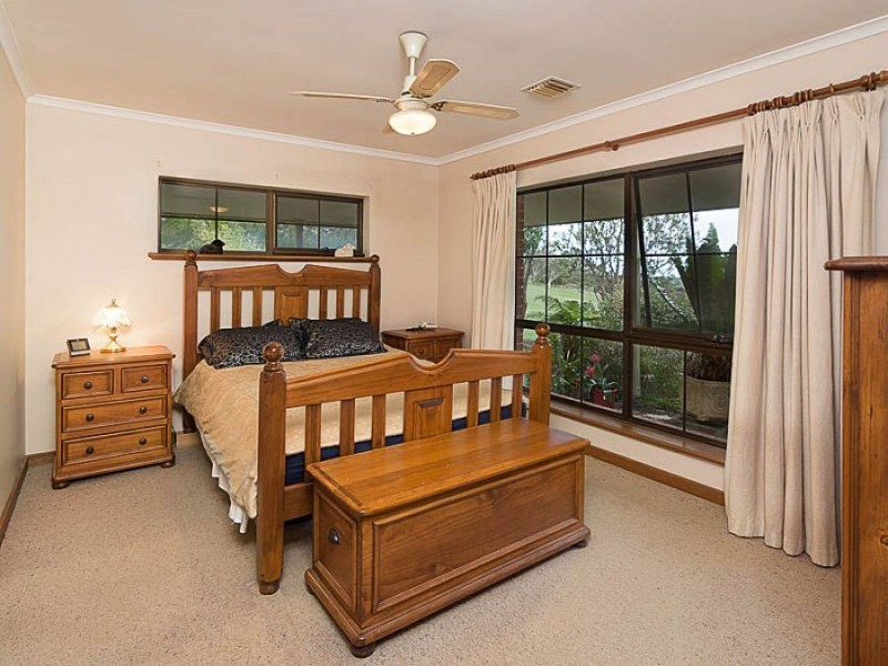 193 Paris Creek Road, Meadows SA 5201