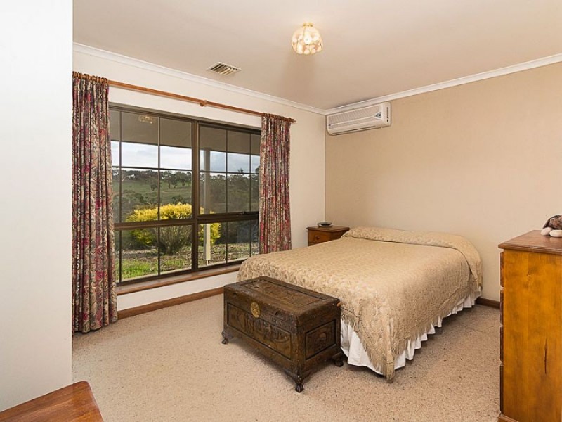 193 Paris Creek Road, Meadows SA 5201