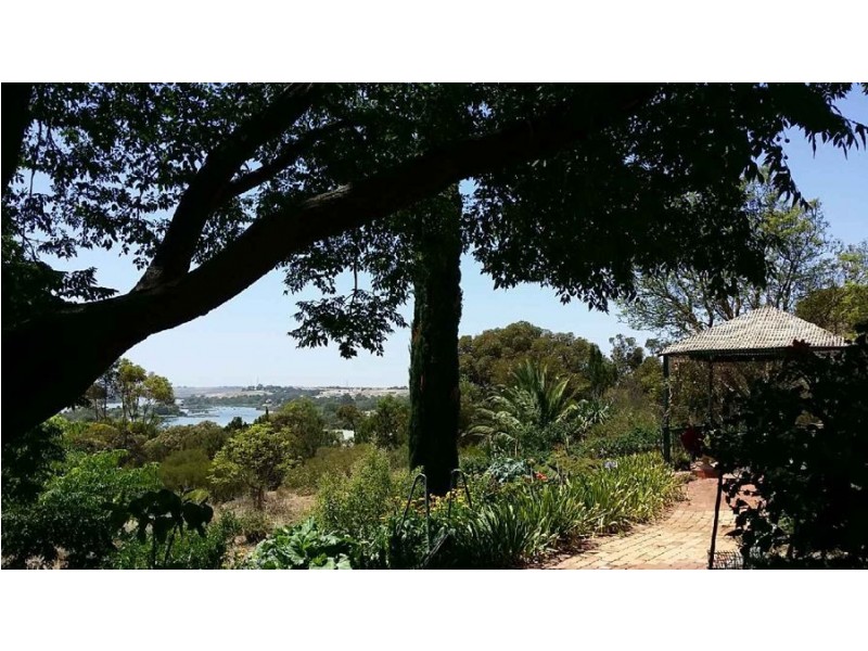 8a Murray Drive, Murray Bridge SA 5253