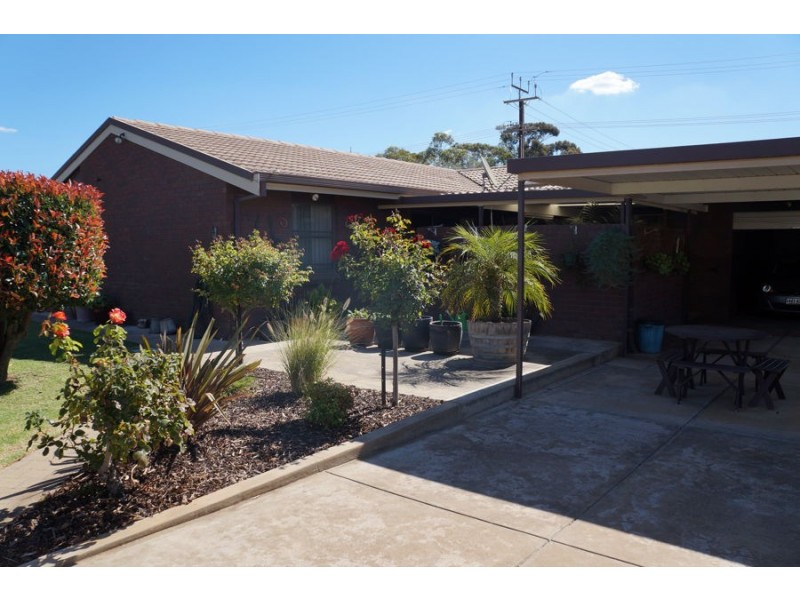11 Long Island Road, Murray Bridge SA 5253