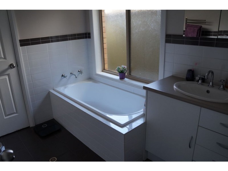 5B Forest Drive, Murray Bridge SA 5253