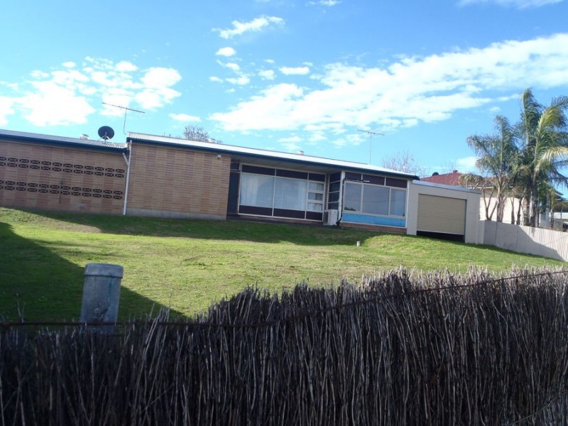 2 Leigh Street, Murray Bridge SA 5253