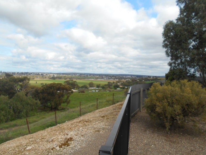 5168 Old Princes Highway (East), Murray Bridge East SA 5253