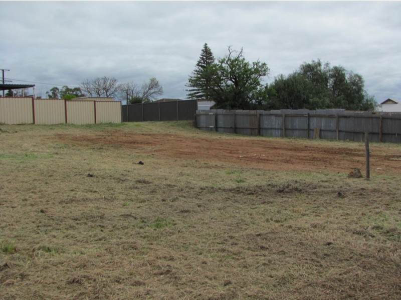 33D Charles Street, Murray Bridge SA 5253