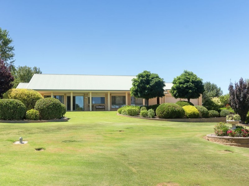 16 Queen Louisa Drive, Murray Bridge SA 5253