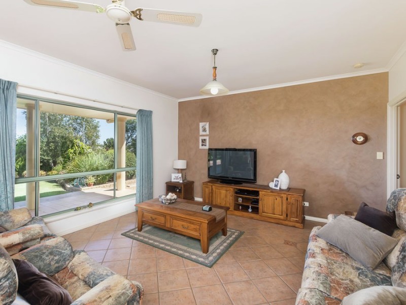 16 Queen Louisa Drive, Murray Bridge SA 5253